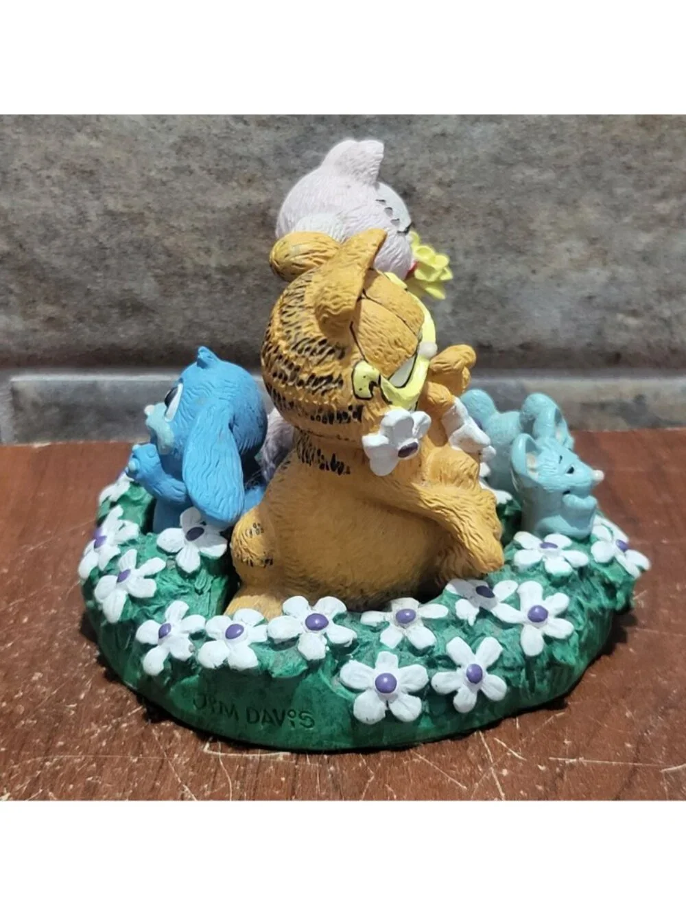 Danbury Mint Love in Bloom Garfield and Arlene Figurine 1993